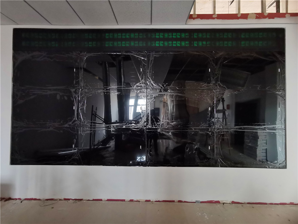 天津某集团监控中心55寸3.5mm液晶拼接屏12台安装调试完毕