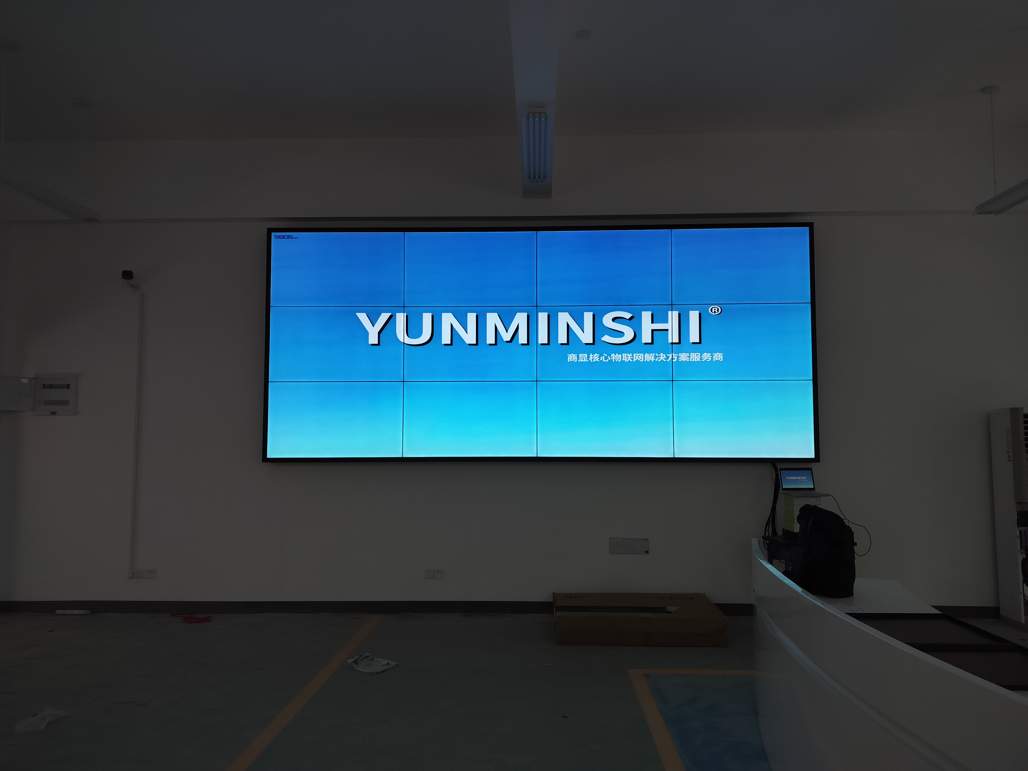 赋能信息化教学：福建三明某职院液晶拼接屏安装项目顺利完工